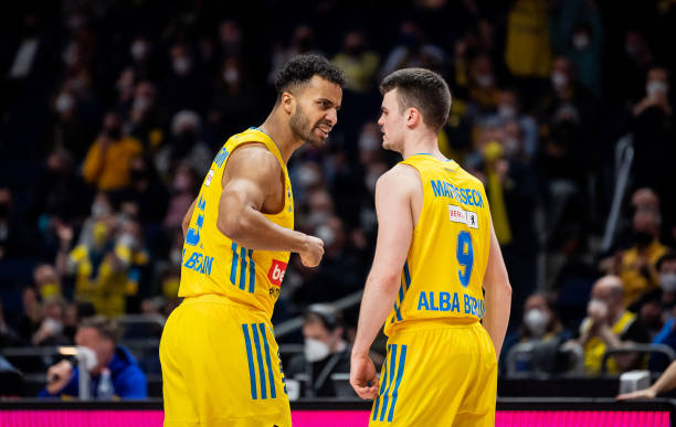 也有教练组 也有教练组