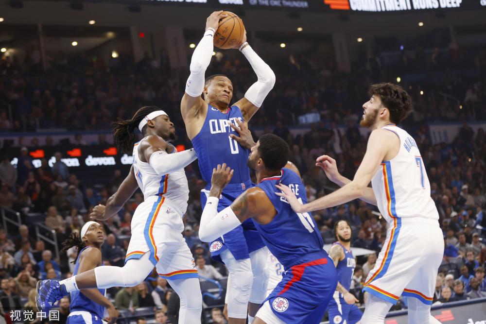 更显示了她 更显示了她