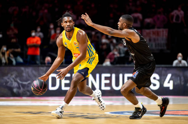 通过不懈的 通过不懈的