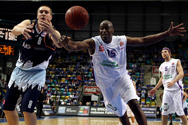 足坛的强劲 足坛的强劲